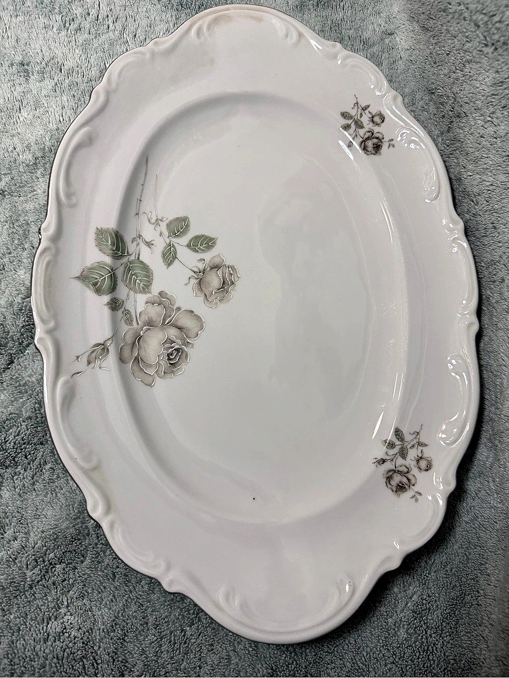 Mystic Rose (Platinum Trim) by MITTERTEICH 15 in Oval Serving Platter
